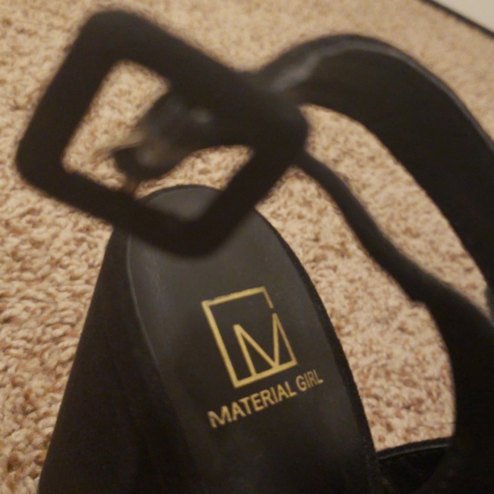 Shoes - Picture 6 of 6